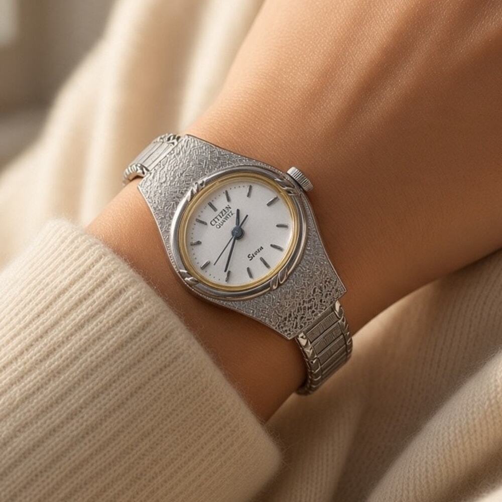 Vintage 1982 Citizen Quartz Ladies Watch | Textured Case | Speidel USA Expansion